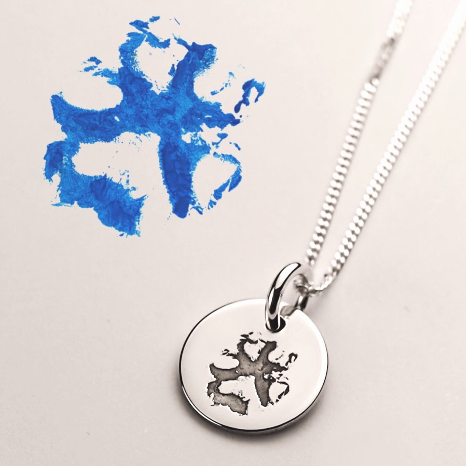 Nose print outlet necklace